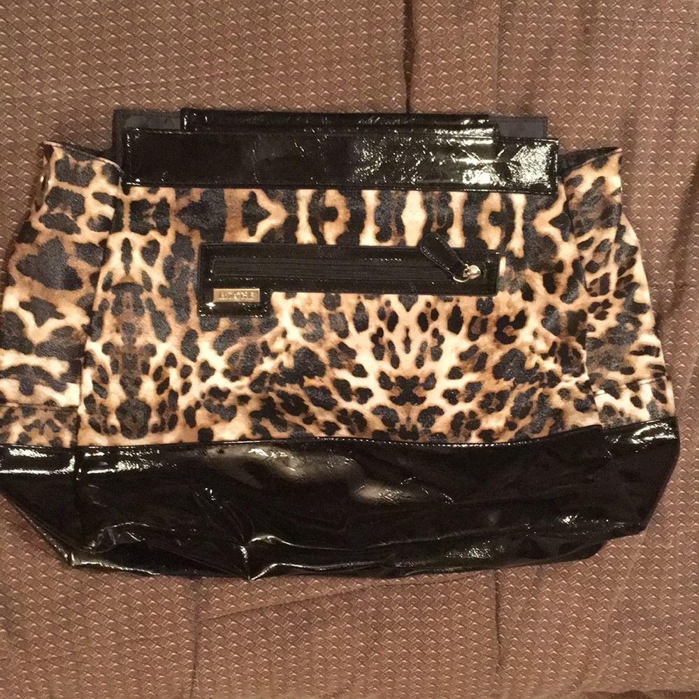 Miche Purse With Two Shells - image 2